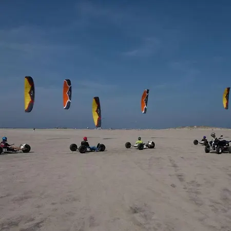 Sunroom F18 Comfortable Vacation